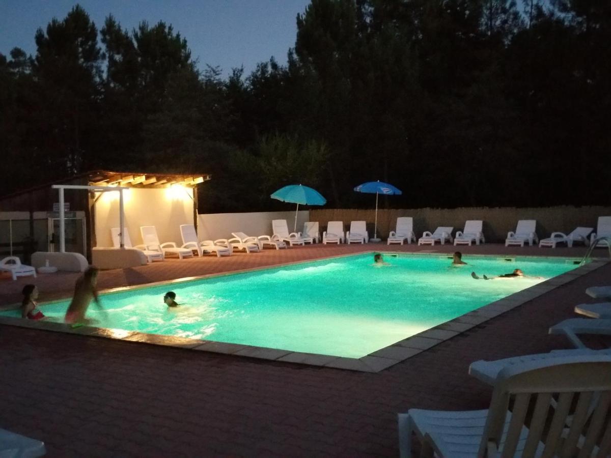 Les Palafitos